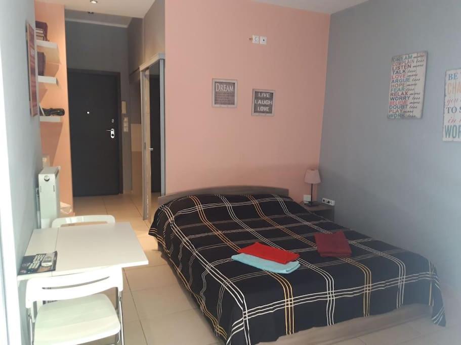 Ideally Located Apartment In Central Athen Exterior foto
